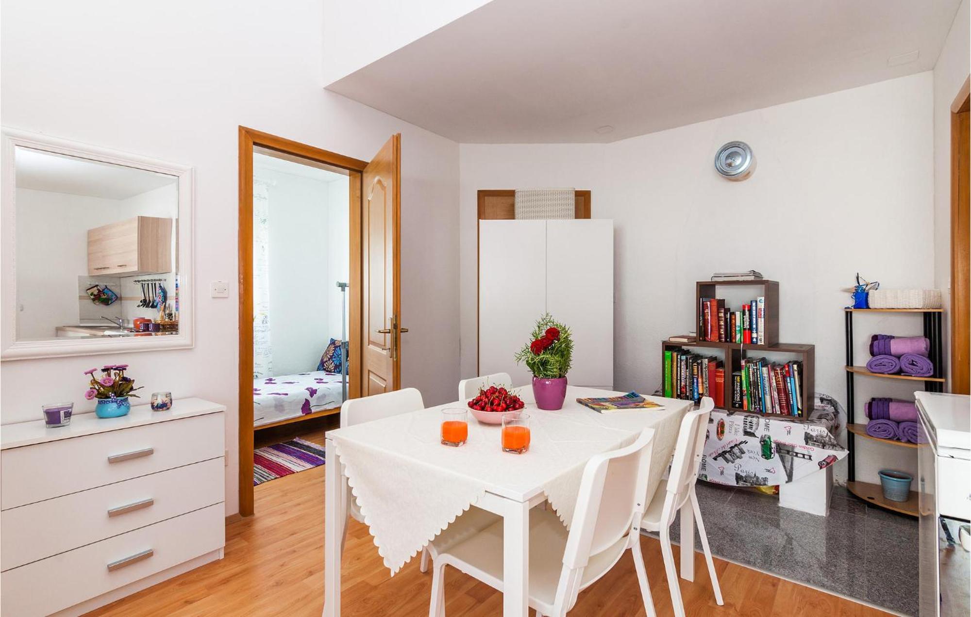 Nice Apartment In Vinjerac With Kitchen Esterno foto